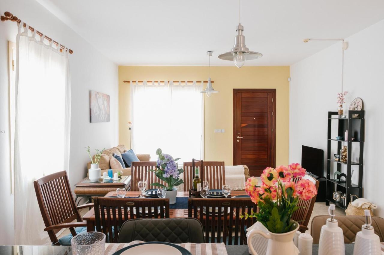 Aphrodite Gardens No.9 Luxury Apt Paphos Exterior foto